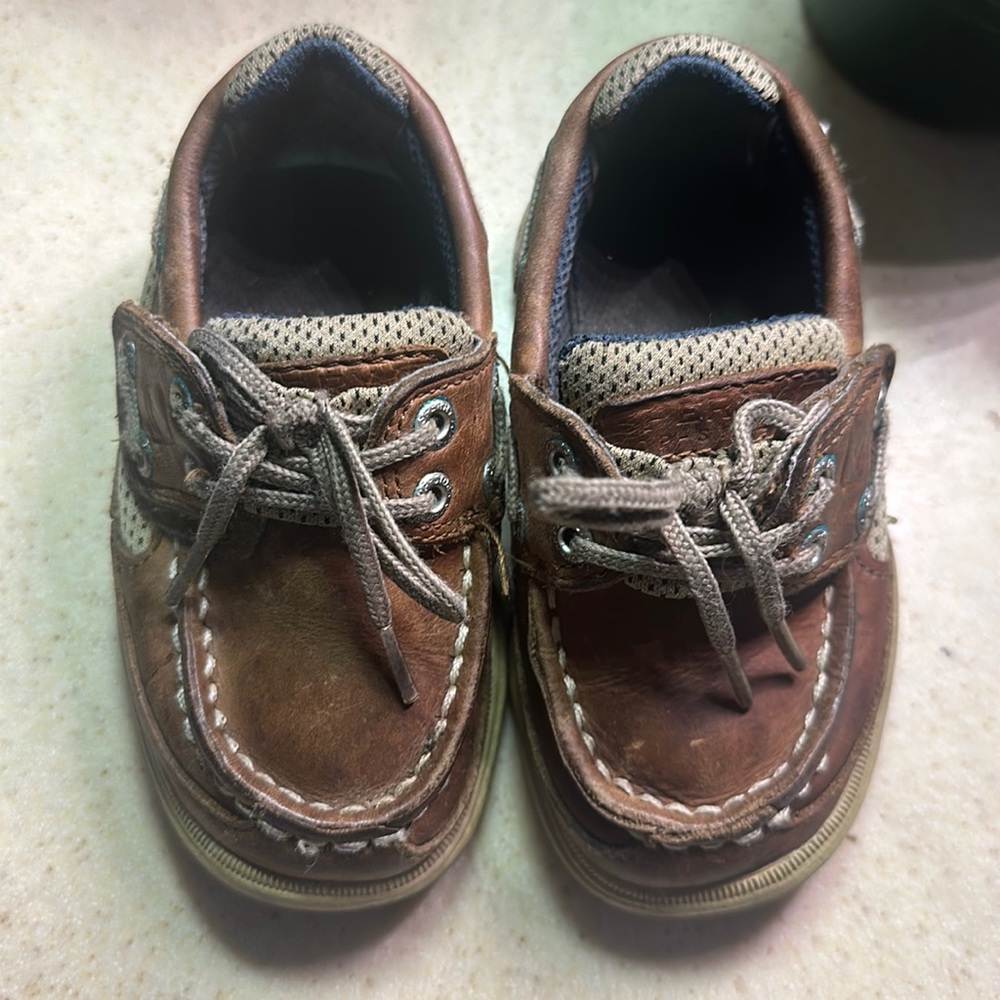 🧿SOLD🧿COPY - Sperry size 6M UK 5.5